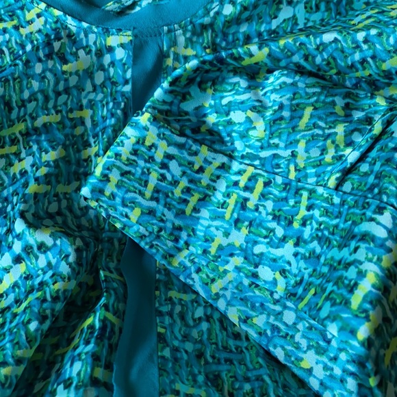 Tahari Gorgeous Print Details Blouse NeverUsed
